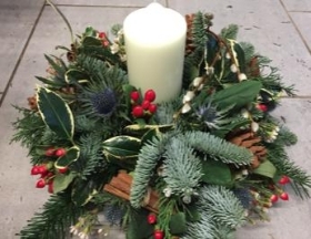 Christmas table posy