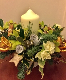 Christmas zing candle arrangement